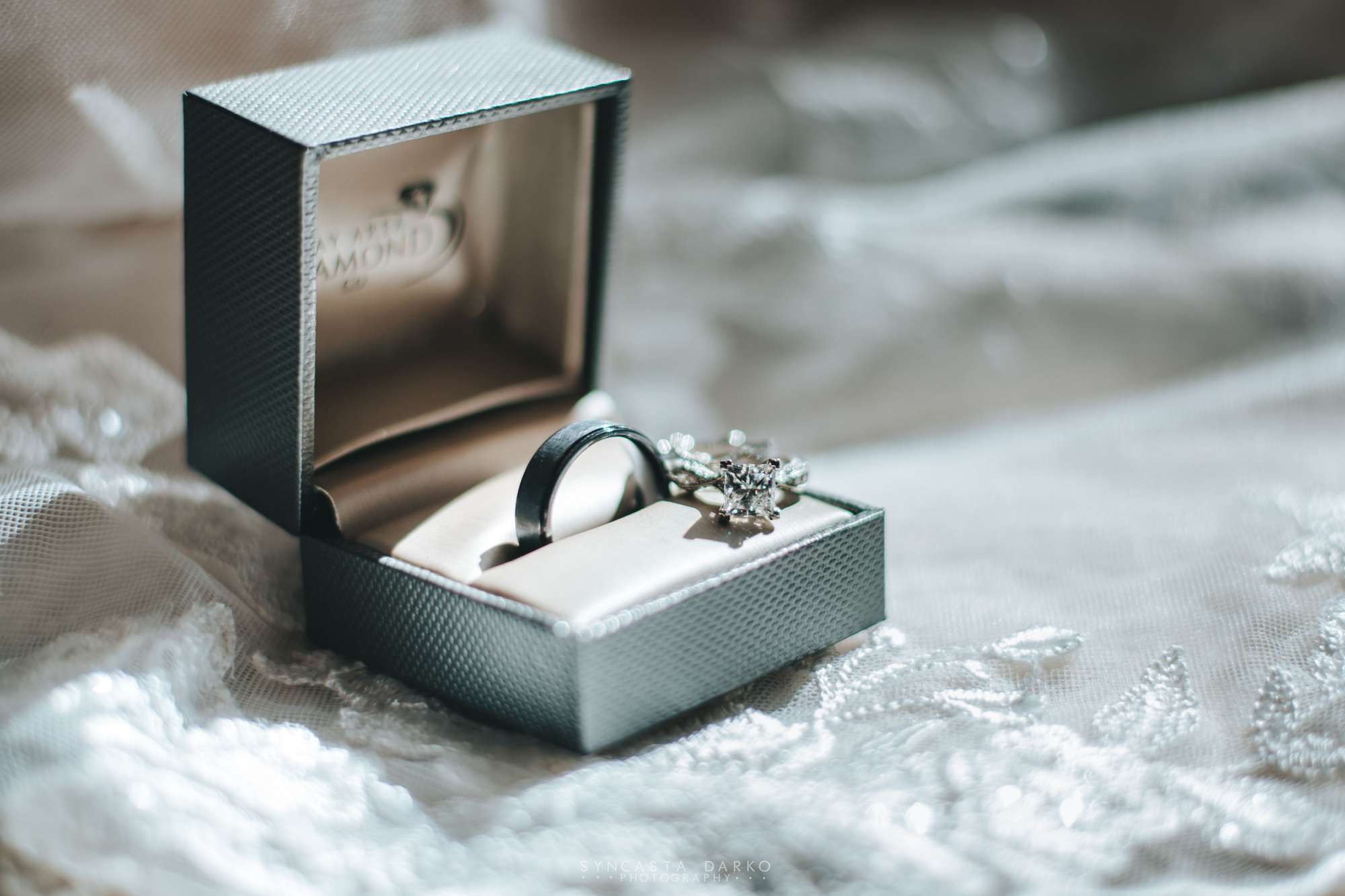 jenna-zach-stadium-view-wedding Jenna & Zach’s Stadium View Wedding in Green Bay