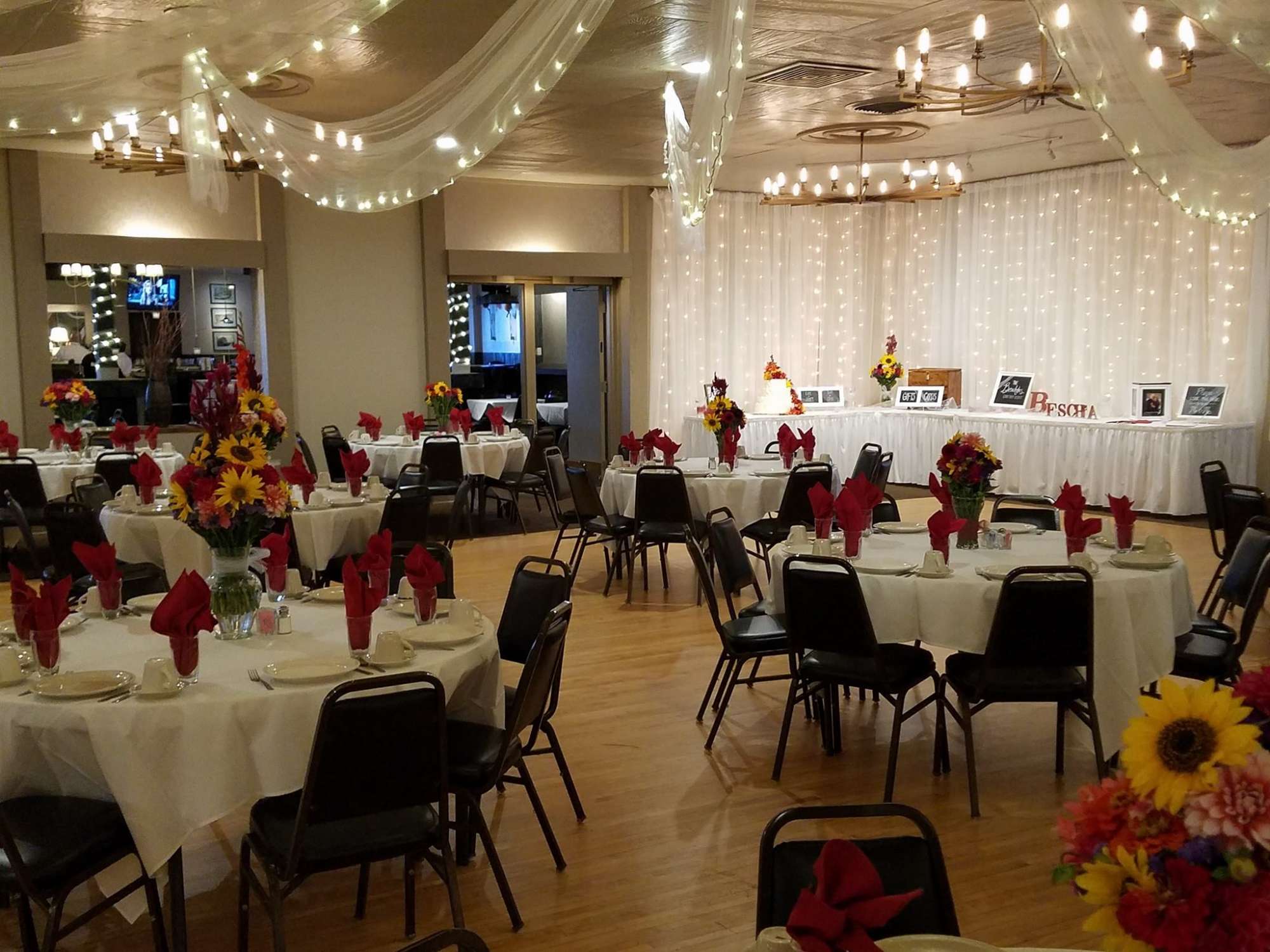 Cake table at Van Abel's of Hollandtown