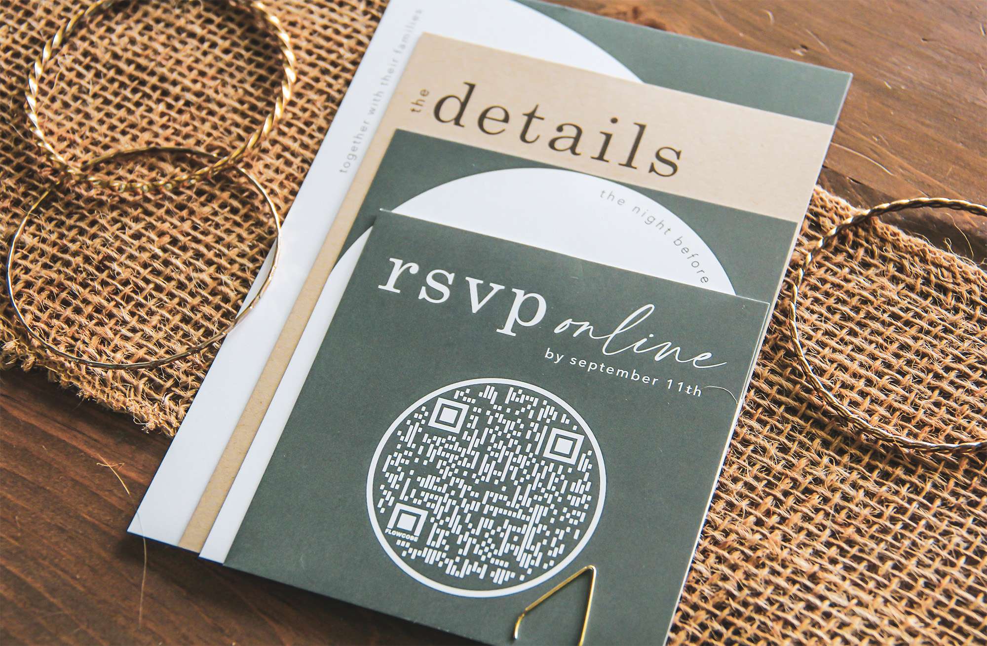 RSVP online wedding invitation QR code.