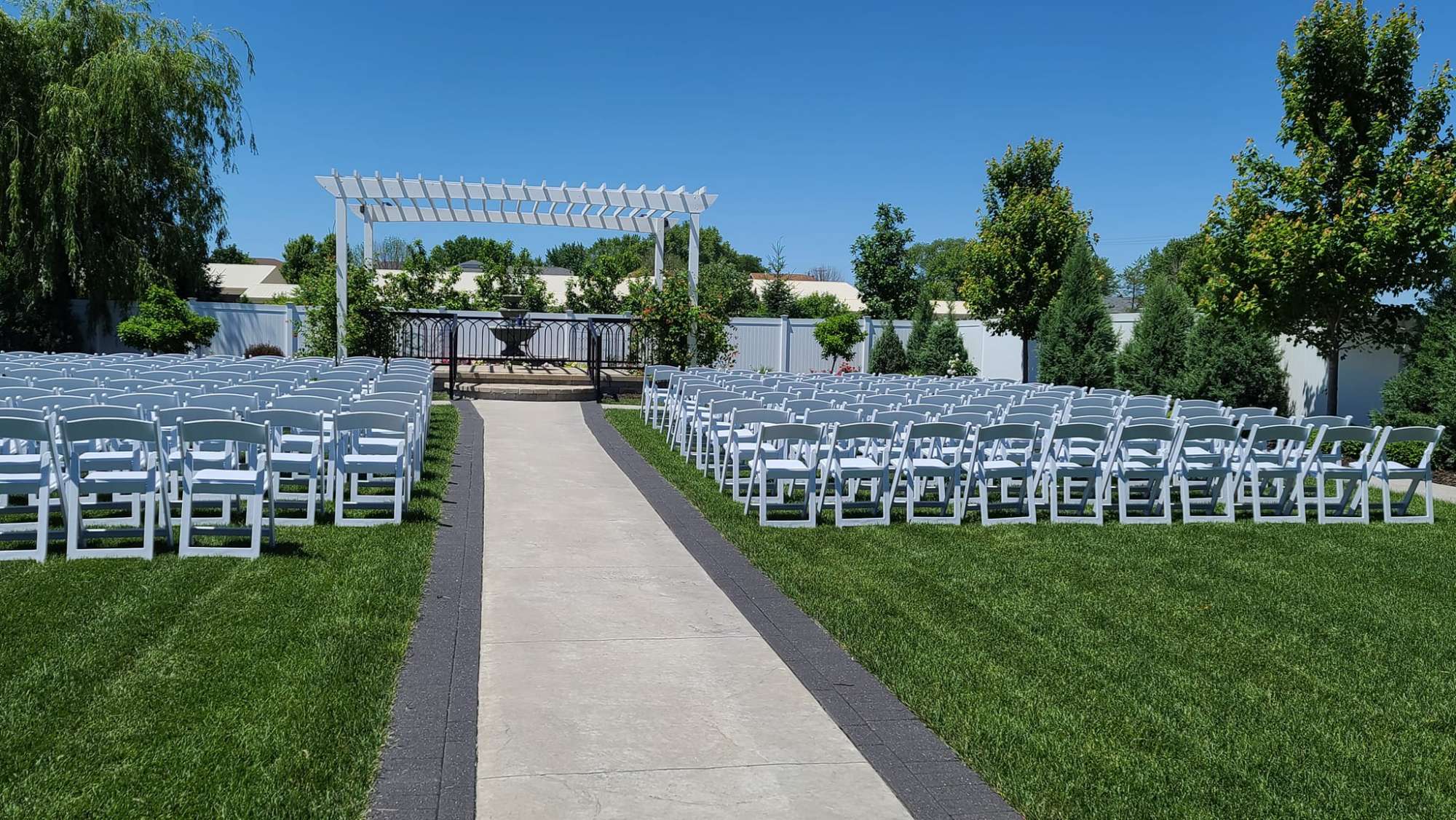 Outdoor ceremony garden at La Sures's in Oshkosh, WI