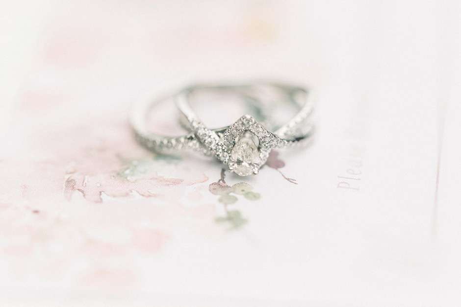 Stacey & Michael’s Elegant Wedding at the Radisson Green Bay