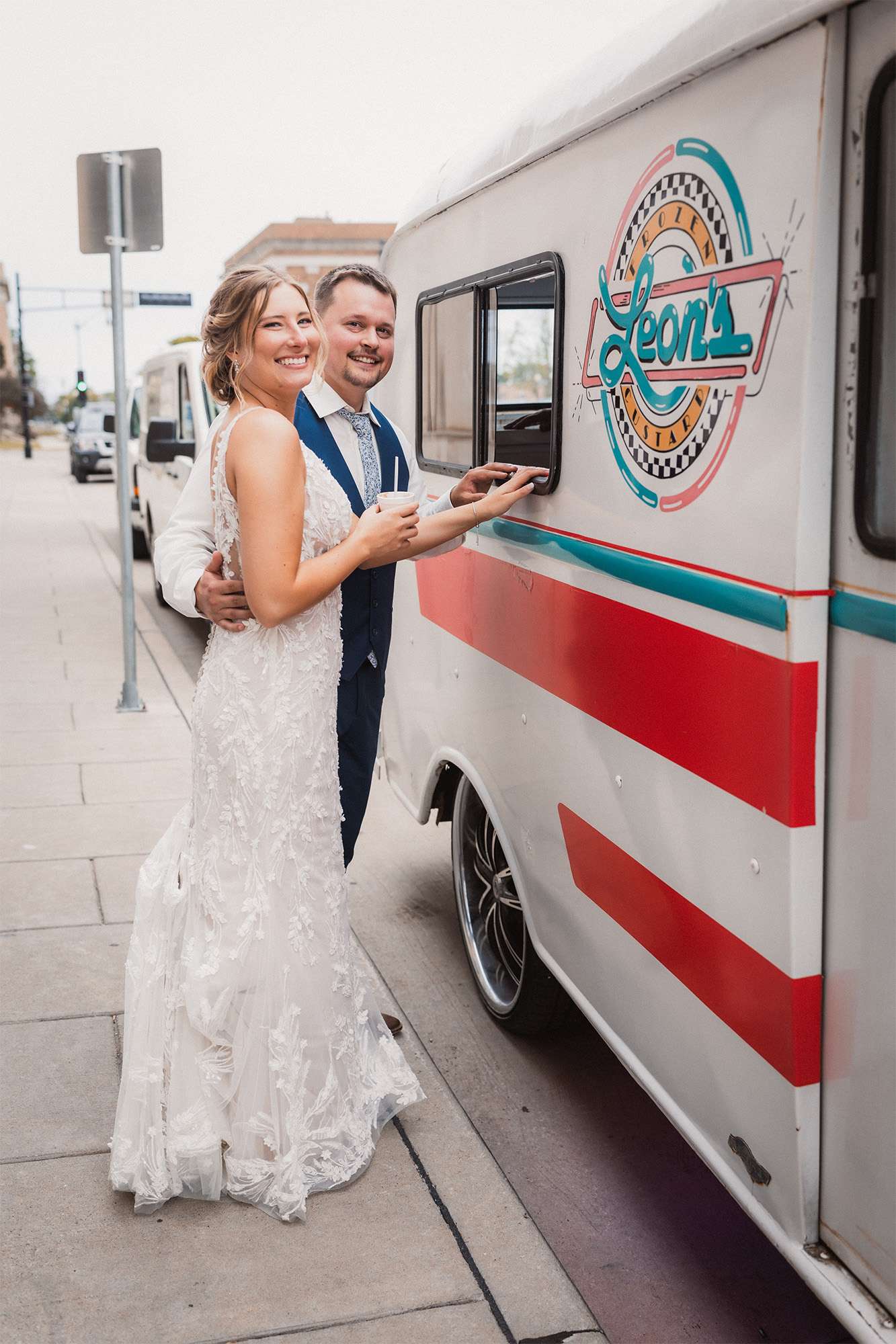 Leons Custard ice cream truck at Oshkosh wedding
