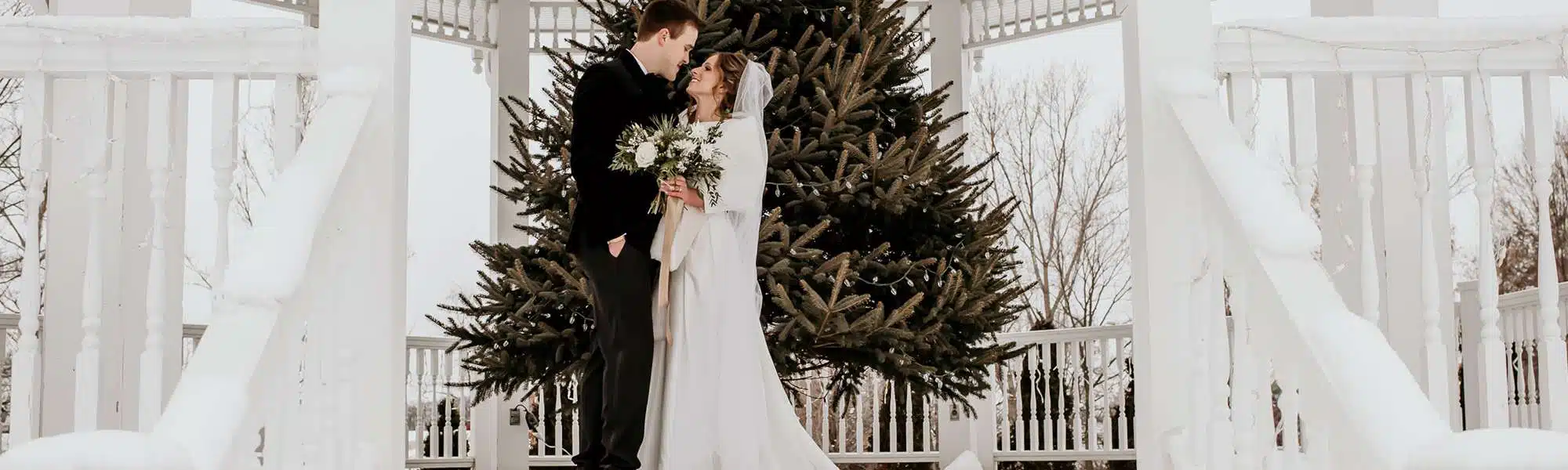 Winter Wedding at Heritage Hill State Historical Park
