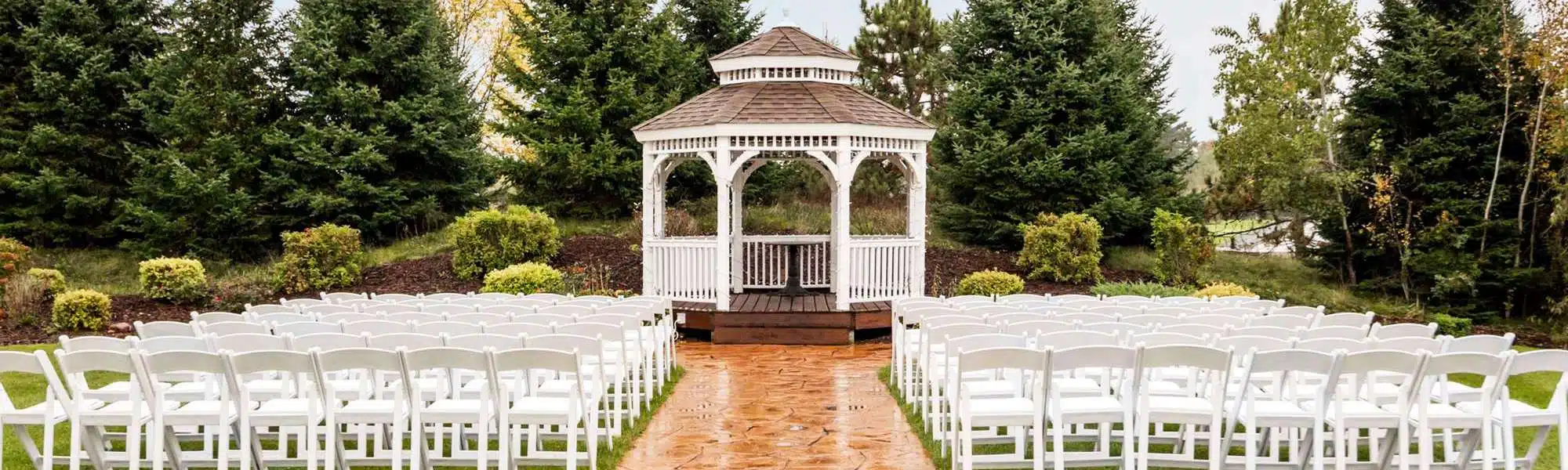 Waupaca Wedding Venue Spotlight- Par 4 Resort