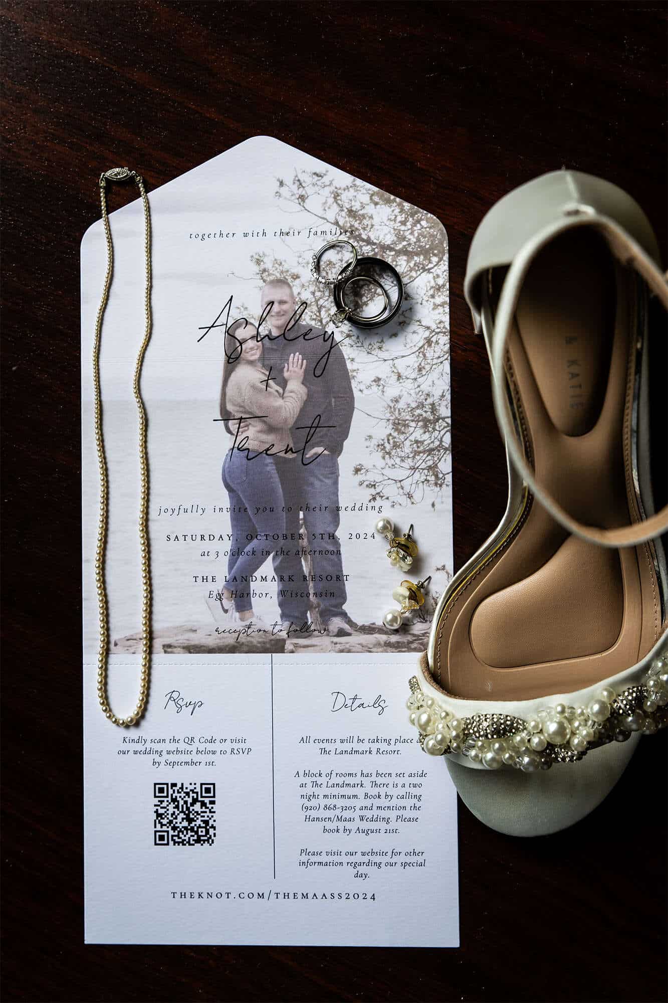 Wedding invitation with rings and accessories