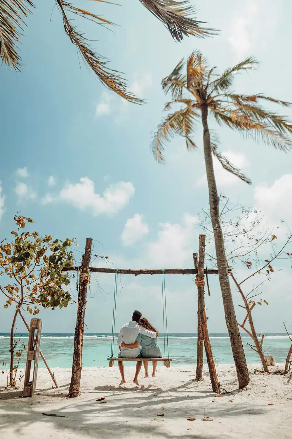 Couple swing on tropical honeymoon Couple swing on tropical honeymoon
