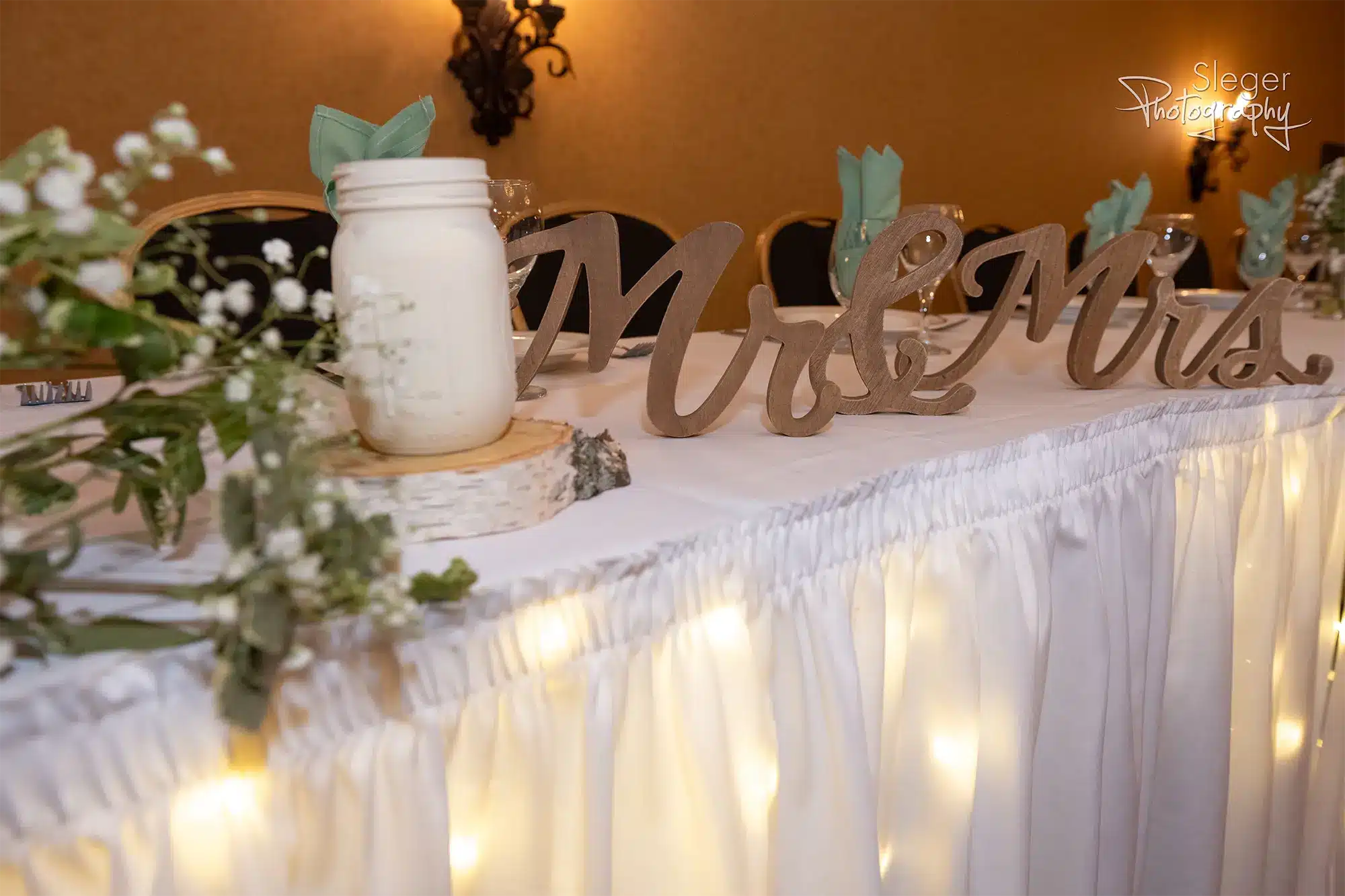 rustic-green-bay-wedding-at-tundra-lodge.16
