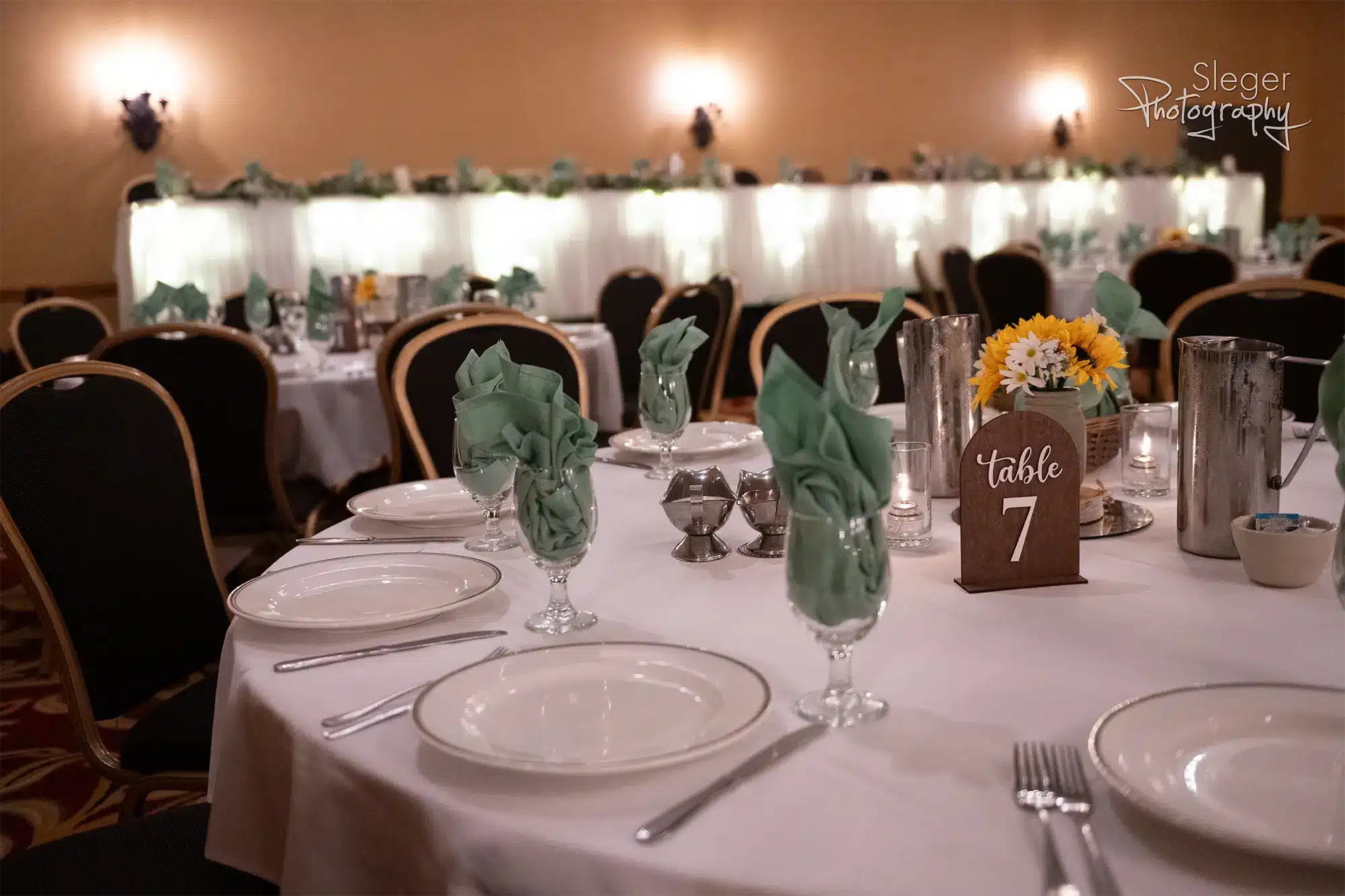 rustic-green-bay-wedding-at-tundra-lodge.17