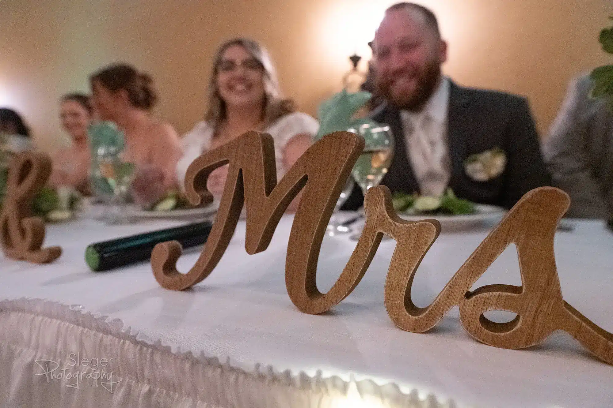 rustic-green-bay-wedding-at-tundra-lodge.24
